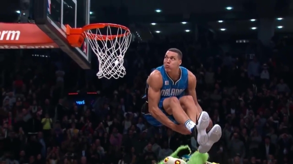 Even genieten van een compilatie met de meest legendarische NBA Slam Dunks