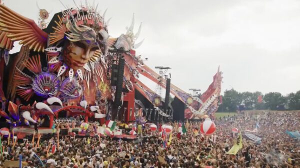 Er wordt weer heerlijk gebeukt tijdens Power Hour op Defqon.1