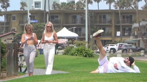 Even lekker knetterhard van je af ruften in het openbaar