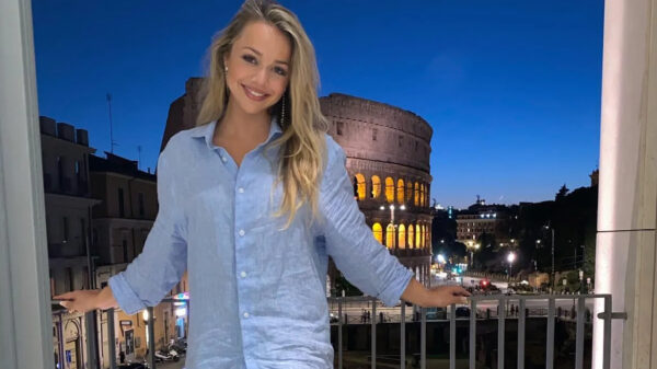 Emma Heesters doet een heerlijk 'Thierry Baudetje' bij het zwembad