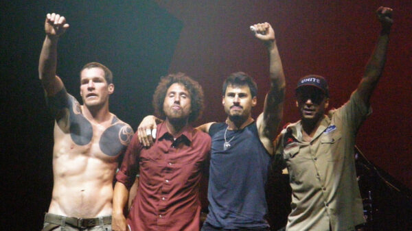 Canadese radio-dj's zetten na plotseling ontslag al 18 uur lang 'Killing in the Name of' op repeat