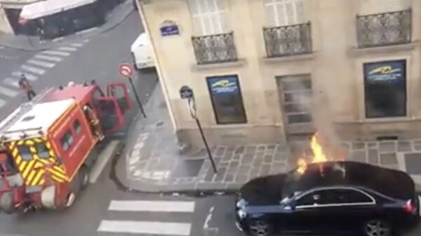 Een indrukwekkende demonstratie van een aantal Franse vuurprofessionals