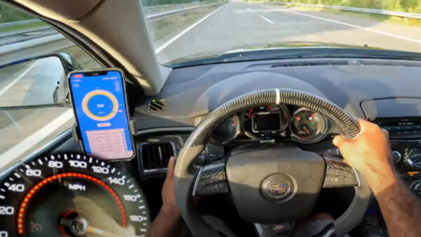 Cadillac CTS-V met 1.300 pk blaast motor op bij snelheid van 349 km per uur