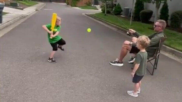 Vader van het jaar heeft perfecte lifehack om lekker te kunnen blijven zitten