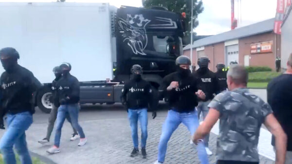 De ME en politie grepen gisteren in tijdens blokkeeracties in Sneek