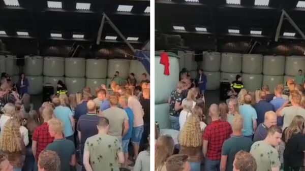 Het bewijs dat boeren en politie prima overweg kunnen: agente geeft boer een lapdance
