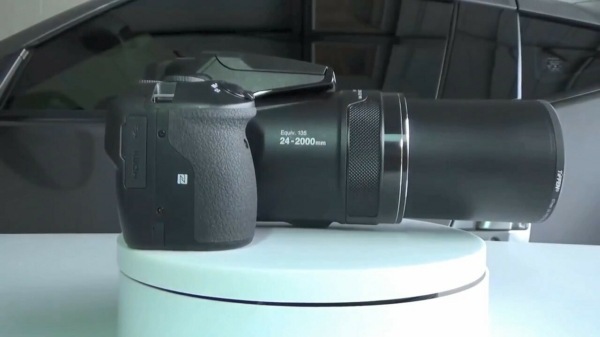 Gluurbuur is op vakantie en test zijn nieuwe Nikon Coolpix P900 fotocamera