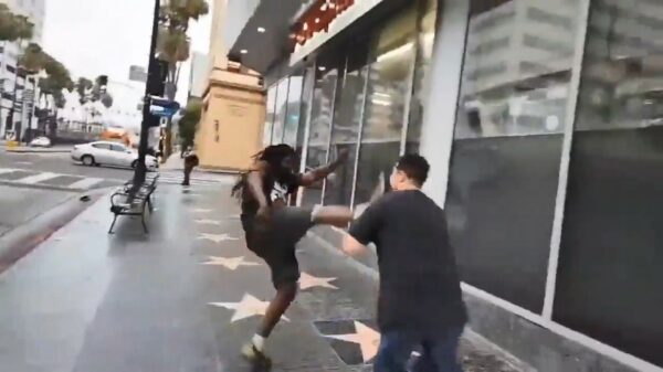 Bloedirritante livestreamers vallen de verkeerde man lastig in Hollywood