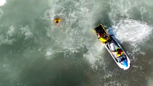 Drone redt 14-jarige jongen die in de zee bij Valencia dreigt te verdrinken