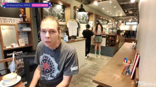 Viezerik betrapt op het maken van upskirt foto's tijdens live-stream