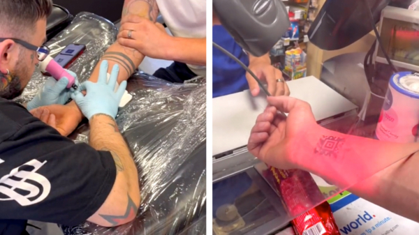 Tesco-fan laat QR-code van zijn favoriete supermarkt op z'n onderarm tatoeëren