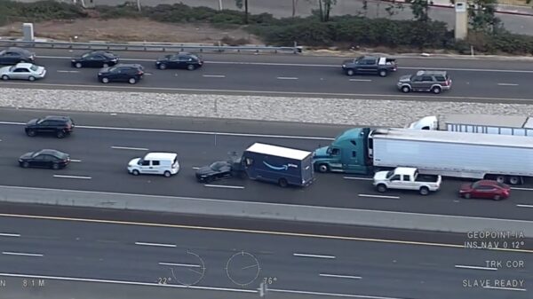 Gestoorde achtervolging nadat verdachte van woninginbraak Amazonbus jat om aan politie te ontsnappen