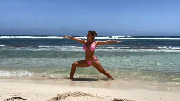 Goedemorgen: tijd voor een relaxte yoga-sessie op het strand