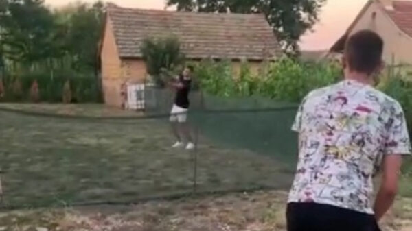 Tenniswedstrijd neemt behoorlijk onverwachte wending