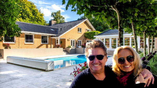 Rene Froger wil ook keihard cashen en zet zijn riante villa in Blaricum te koop