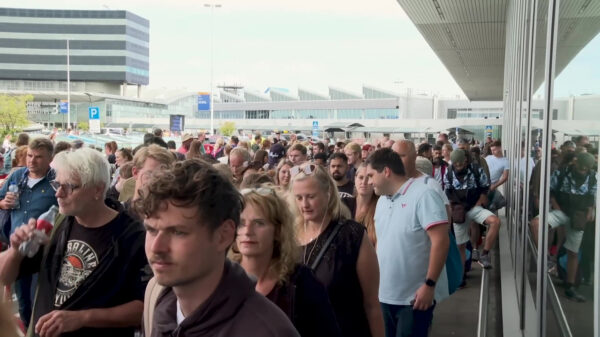 Schiphol is nog steeds een totale teringzooi ondanks beloftes van verbetering