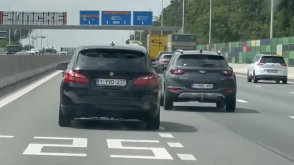 Belgische idioten proberen elkaar van de weg te drukken op de E40 bij Brussel