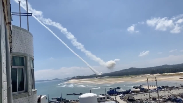 Video: meerdere raketten vanuit China richting Taiwan gelanceerd