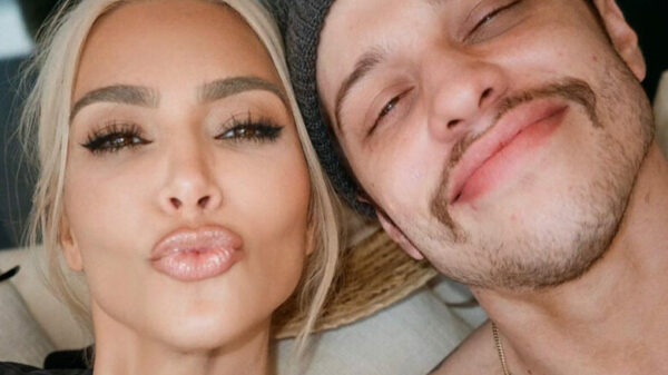 Kim Kardashian verbreekt relatie met Pete Davidson en is weer beschikbaar