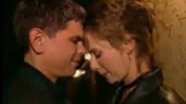 Kerel wordt een aantal keer pijnlijk afgewezen maar hij blijkt hardleers