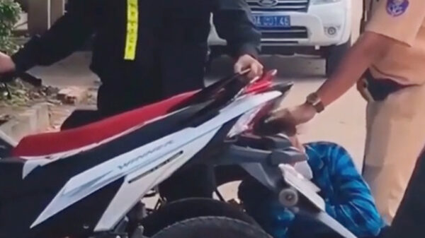 In India hebben ze dé perfecte boete voor mensen met veel te lawaaierige tweewielers