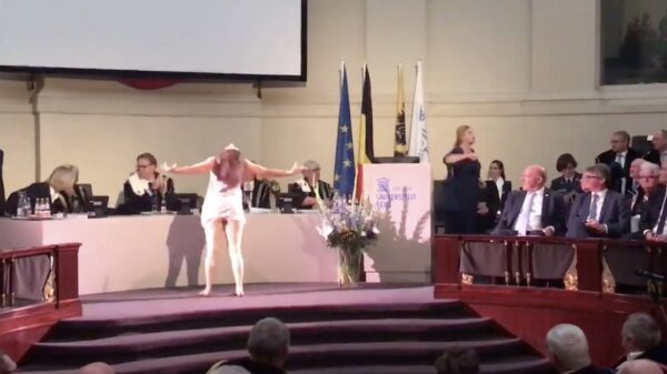 De WTF-video van de dag: Universiteit van Gent leukt toespraak met kunstzinnige choreografie op