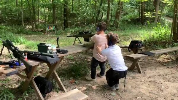 Kleine terroristen hebben misschien een iets te zwaar wapen