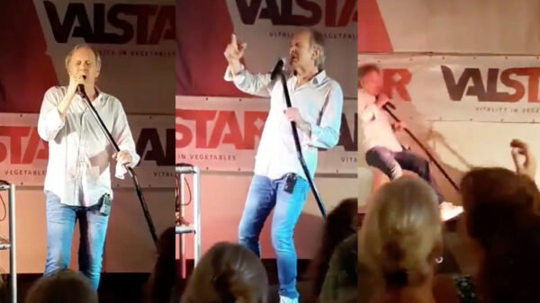 AUW: Rob de Nijs (76) klapt hard van het podium tijdens optreden in Naaldwijk