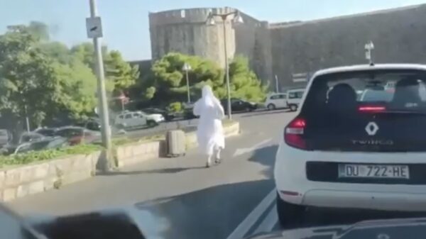 Superhandig die autonome koffers, totdat ze 'm de benen nemen