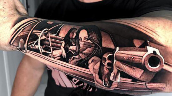 Liefhebbers van tatoeages komen weer volledig aan hun trekken (125)