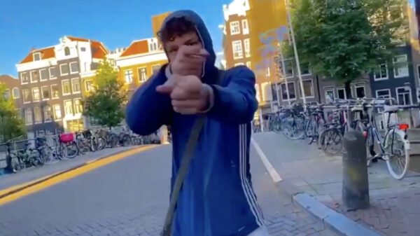 De muzikale monsterhit van de week: CURTISRAPPER - bajes of dood