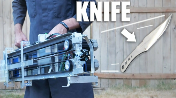 Hobby Bob bouwt een messenwerpmachine die 10 messen achter elkaar kan afvuren