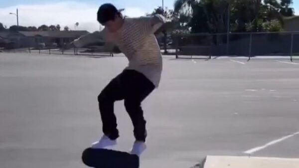 Skateboarder doet bijna alles goed