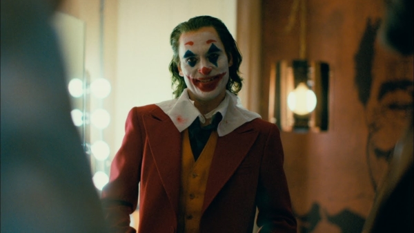 Joaquin Phoenix speelt de maniakale clown in gloednieuwe film "Joker"