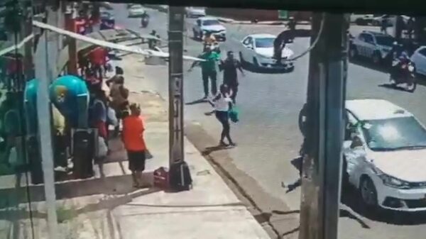 Overvaller wordt aangehouden door hem met een auto te bodychecken