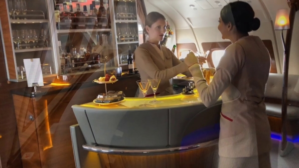 Genieten van alle business class-luxe aan boord van een Emirates Airbus A380