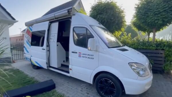 Man in Ter Apel vindt 's ochtends 2 mannen die in zijn camper hebben overnacht