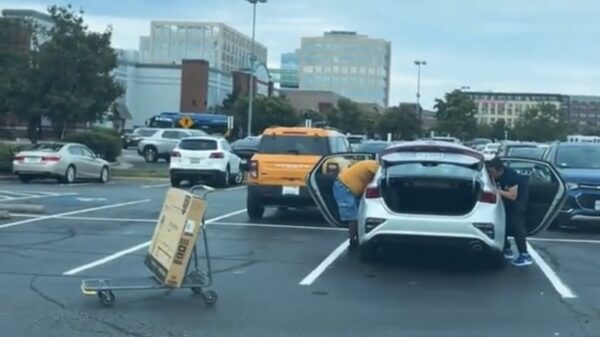 Attente 'cameraman' redt nieuwe televisie van een wisse dood