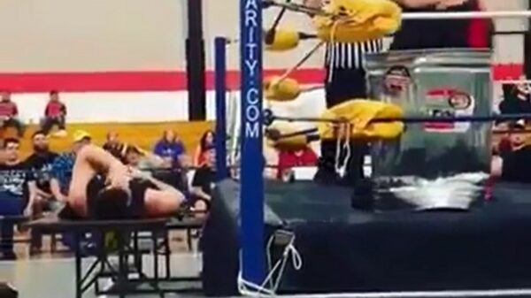 Zwaargewicht heeft een zieke finish-move