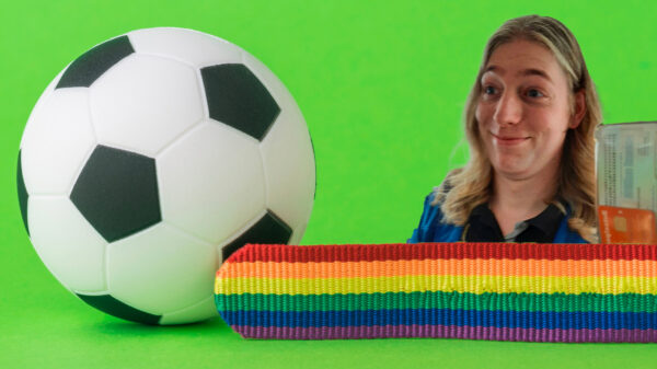 31-jarige transgender hoopt van de KNVB met 15-jarige meisjes te mogen voetballen en om te kleden