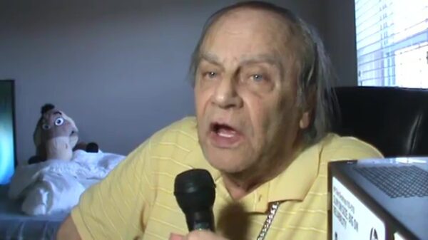 Opa smoket indo en sipt lekker op Gin & Juice