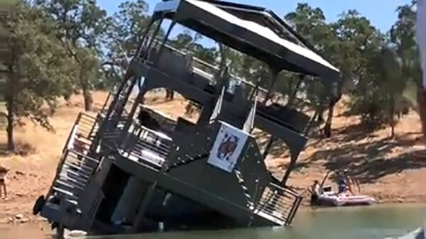 Boothuis t.w.v. 3 miljoen zinkt naar de bodem