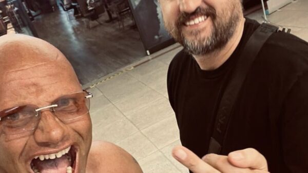 Alex Soze en Sait 'Altijd Geslaagd' Cinar schieten hun pistolen leeg in Turkije