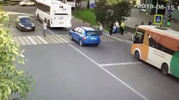 De Terminator is weer opgedoken en hij woont tegenwoordig blijkbaar in Rusland