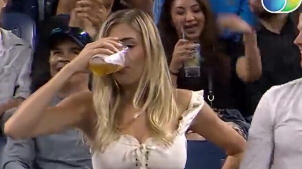 Als je vriendin het hele stadion verbaast met haar keurige zuipskills