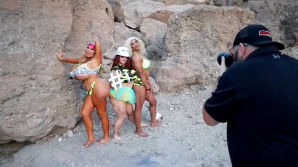 Allegra Cole en haar bijzondere vriendinnen 'schitteren' in de woestijn van Nevada