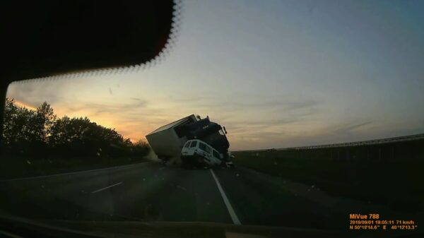 4 doden na bizarre crash met vrachtwagen