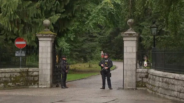 Supergezellig: een livestream voor het huis van de stervende koningin Elizabeth