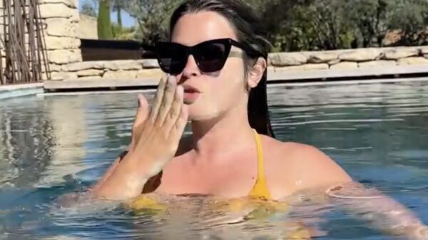 Miljuschka is vandaag extra zacht, comfy en toch verleidelijk!