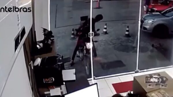 Met een wheelie stoer doen voor de chica's